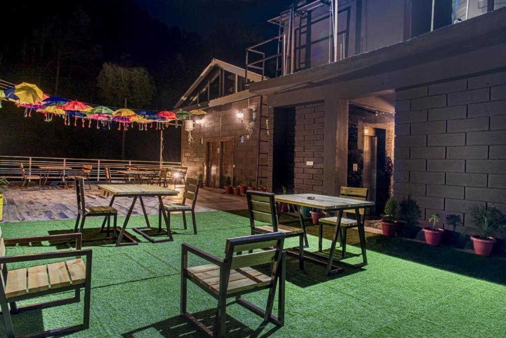 Hillcrest Heights Bed & Breakfast Kasauli Exterior photo