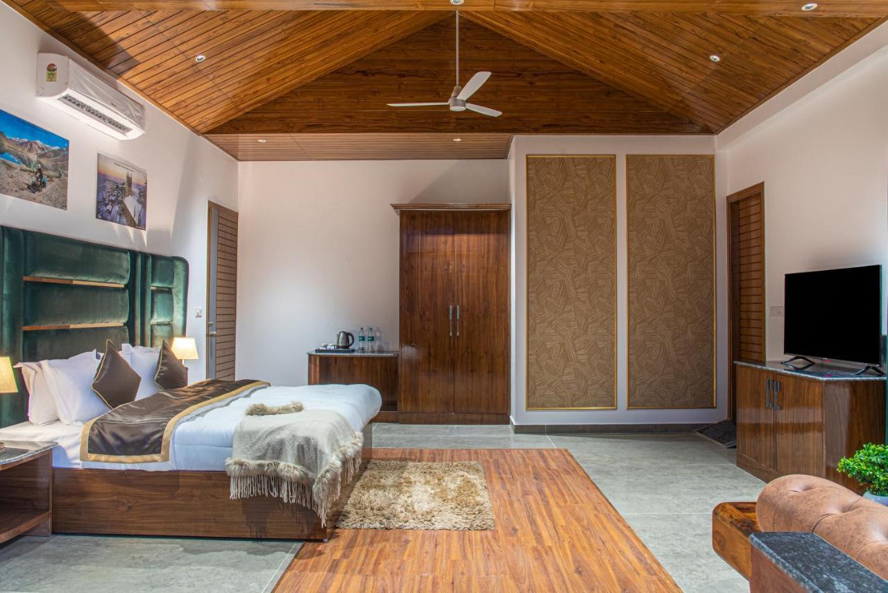 Hillcrest Heights Bed & Breakfast Kasauli Exterior photo
