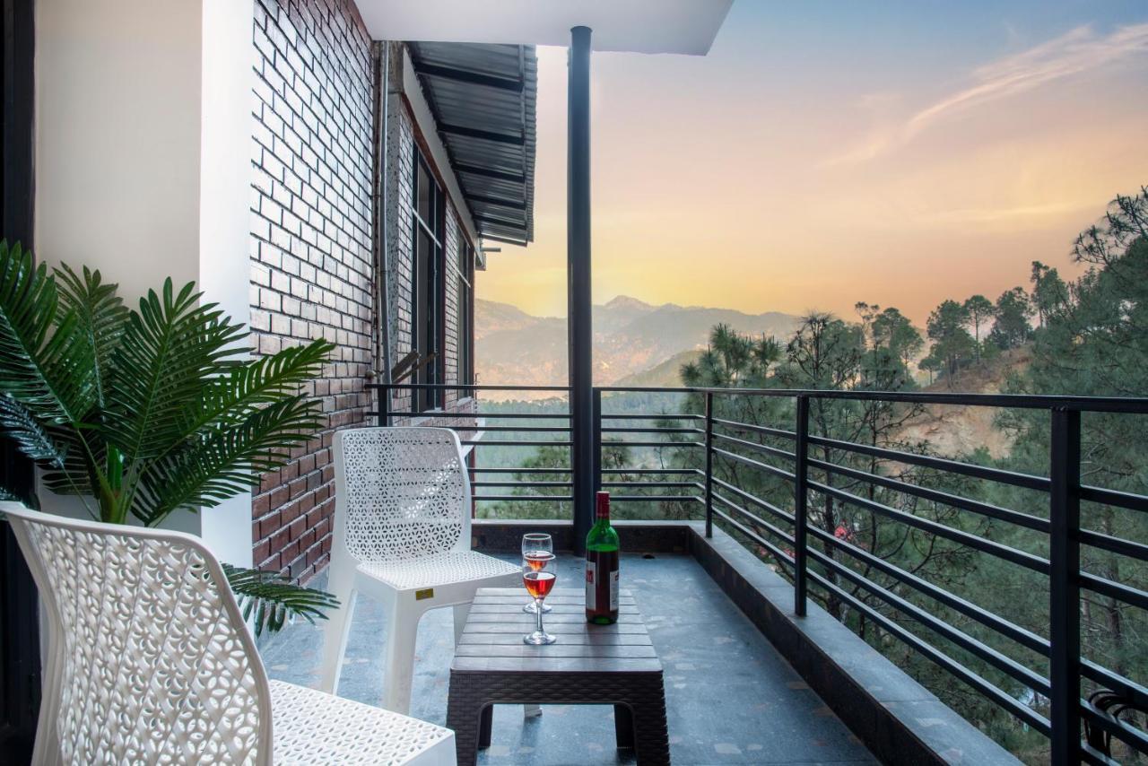 Hillcrest Heights Bed & Breakfast Kasauli Exterior photo